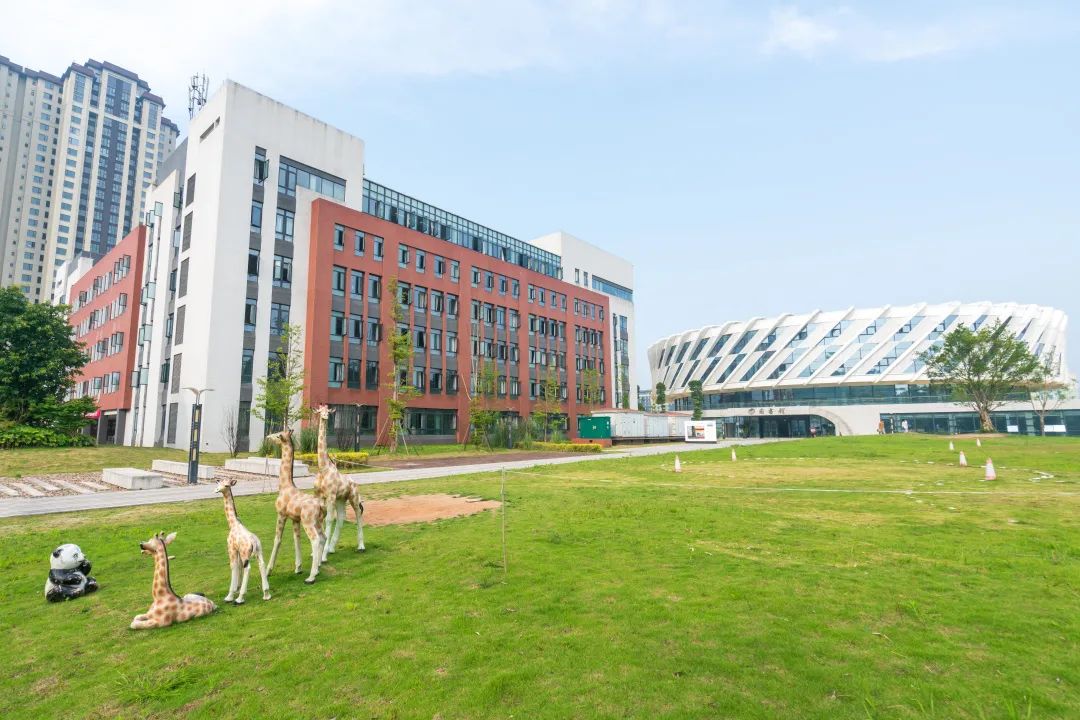 教学楼侧面.jpg